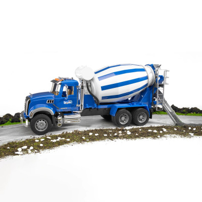 Žaislinė BRUDER betono maišyklė Mack Granite 02814